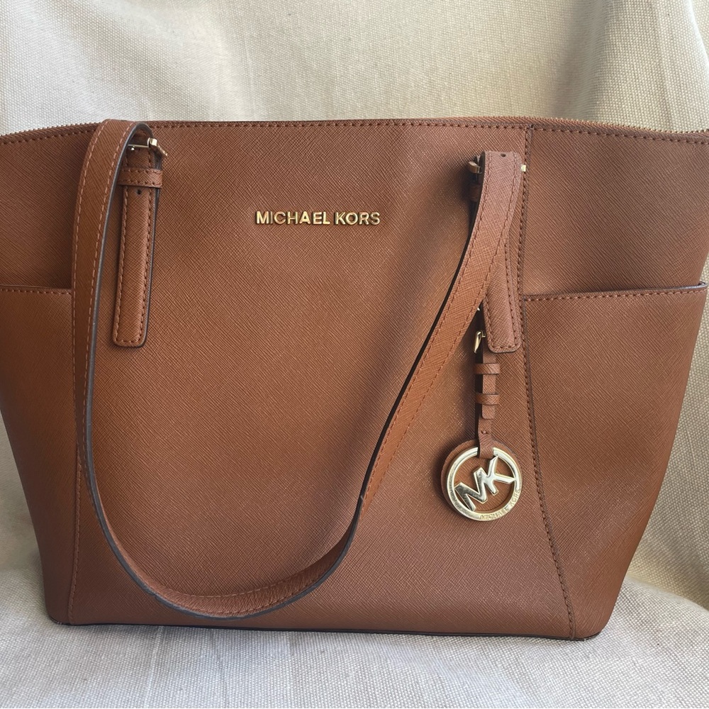 Michael Kors Zip Jetsetter Tote
